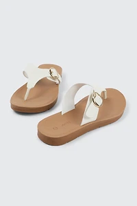 Sandales plates à boucle massive