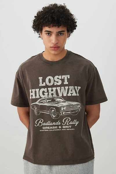 T-shirt graphique doux de coupe carrée