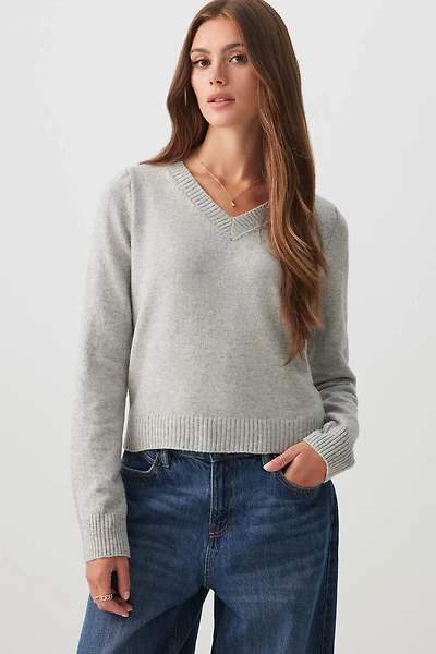 Ardene Fitted V-Neck Sweater in Grey | Size | Polyester/Elastane