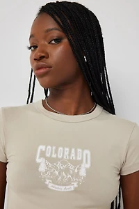 T-shirt court ajusté graphique