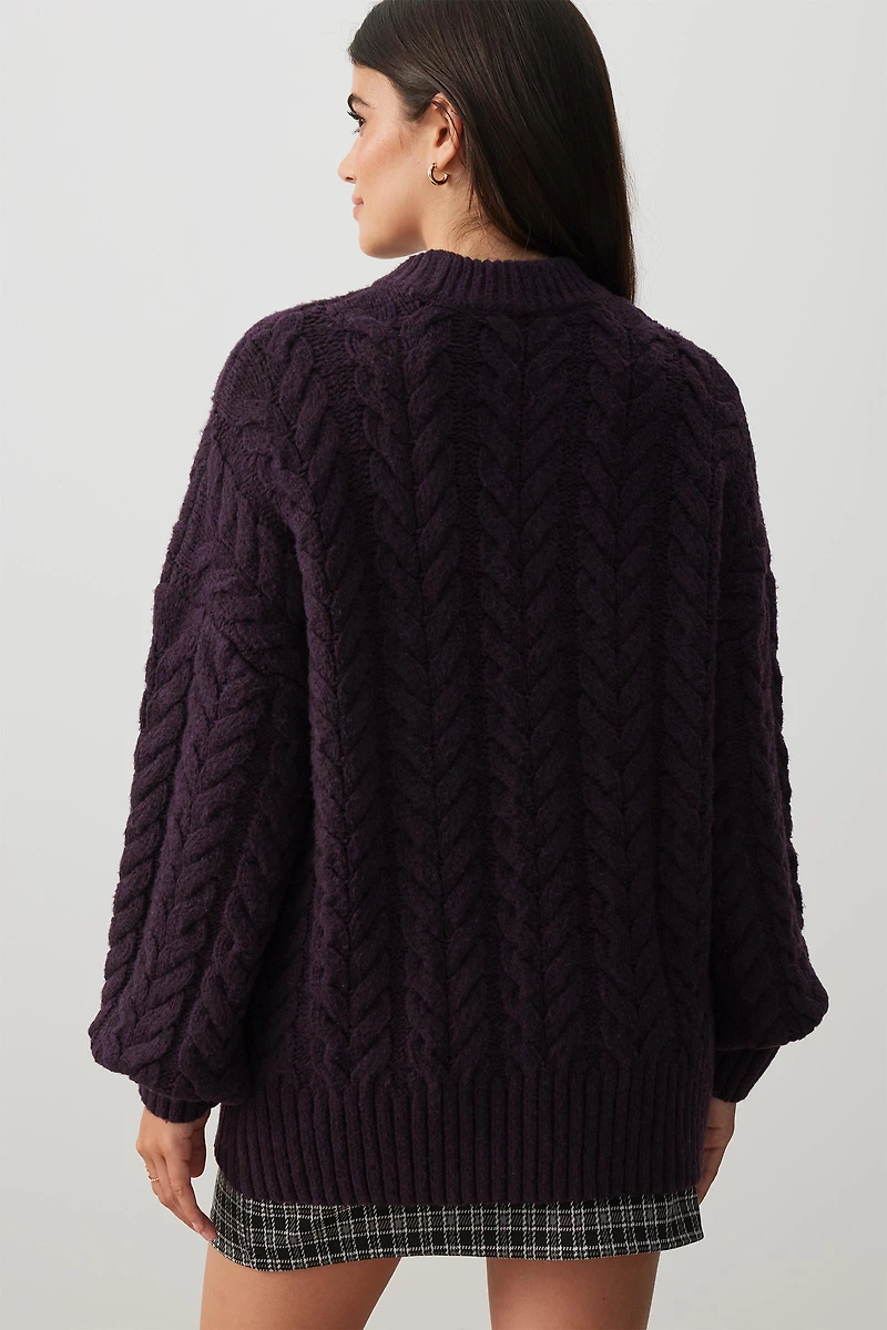 Chandail ample à col rond en tricot torsadé