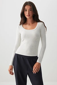 Haut court à col dégagé et manches longues