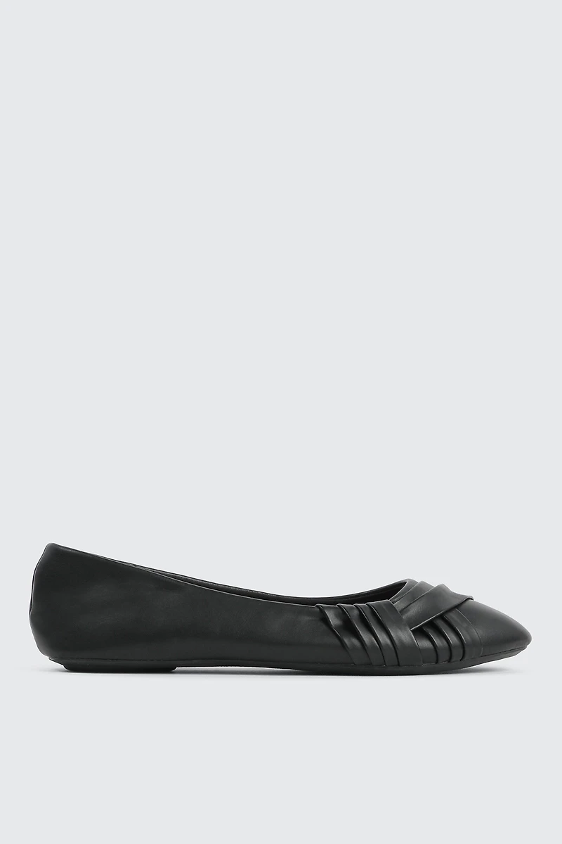 Ardene Pleated Ballet Flats in Black | Size | Faux Suede