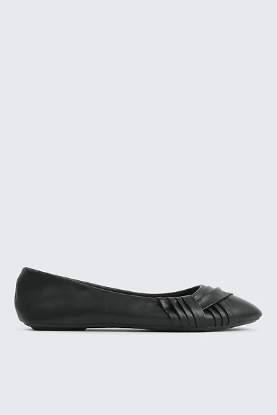 Ardene Pleated Ballet Flats in Black | Size | Faux Suede