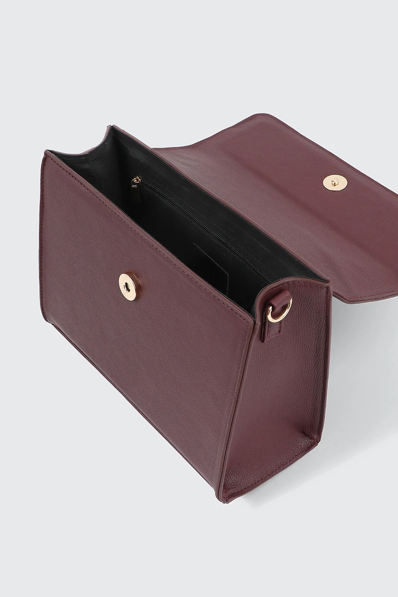 Sac à main carré en faux cuir