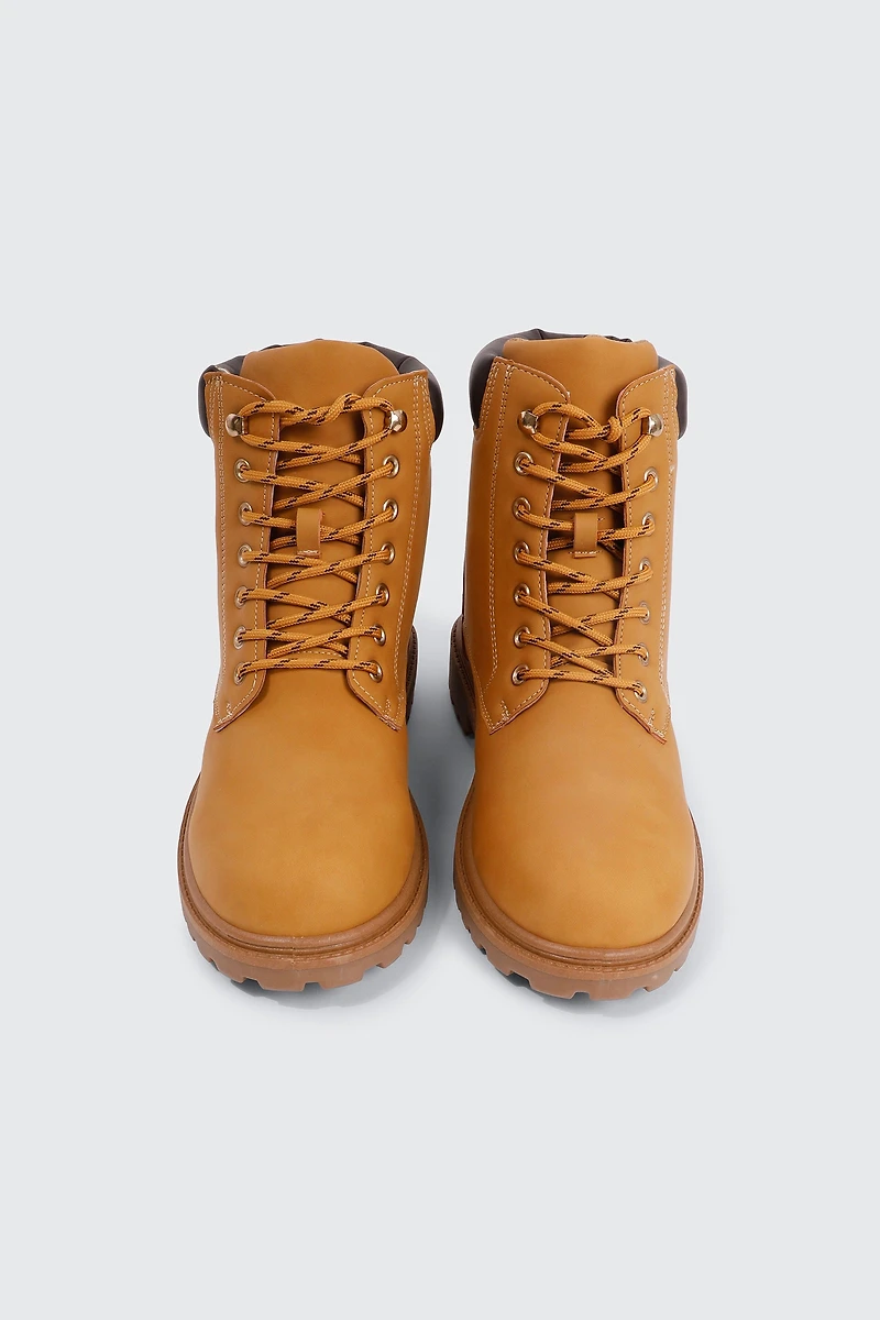 Bottes lacées à semelle crantée