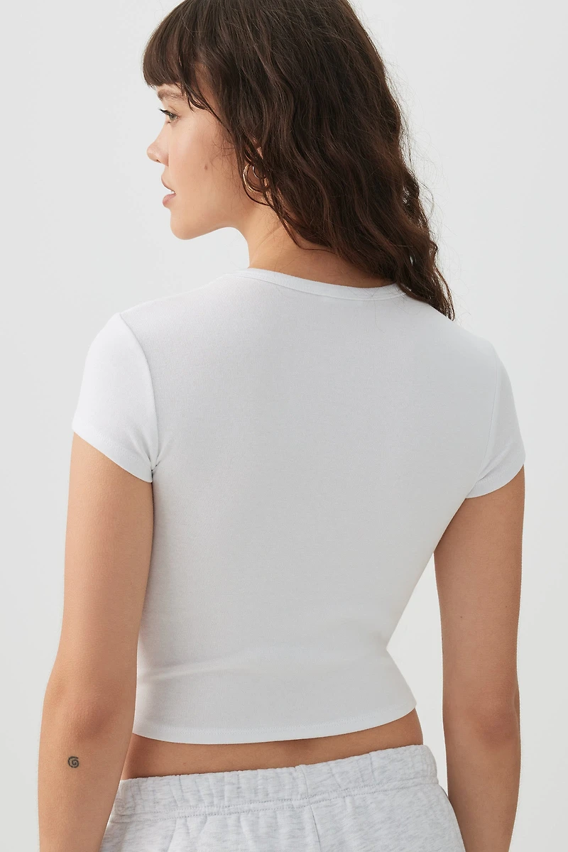 T-shirt court et ajusté graphique