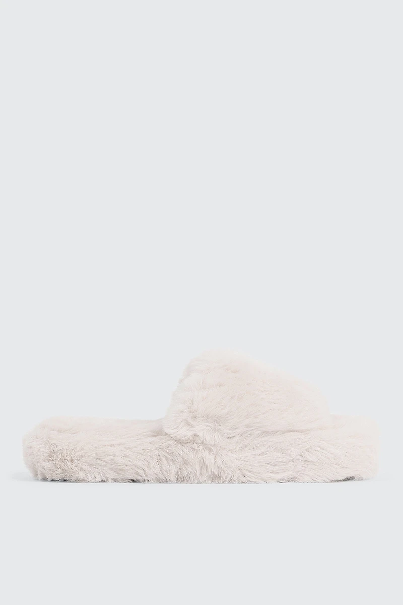 Ardene Fluffy Slippers in Off-White | Size | Polyester | Eco-Conscious