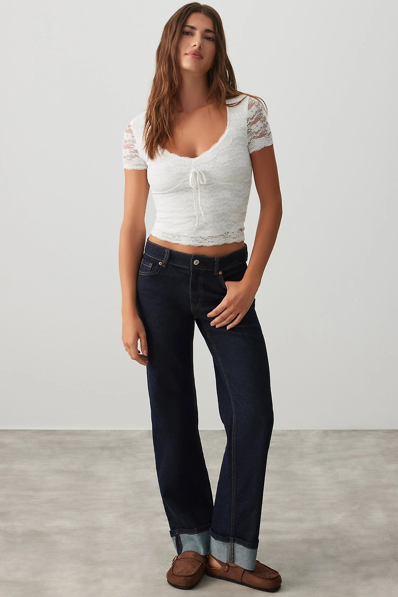 Haut à encolure cœur en dentelle