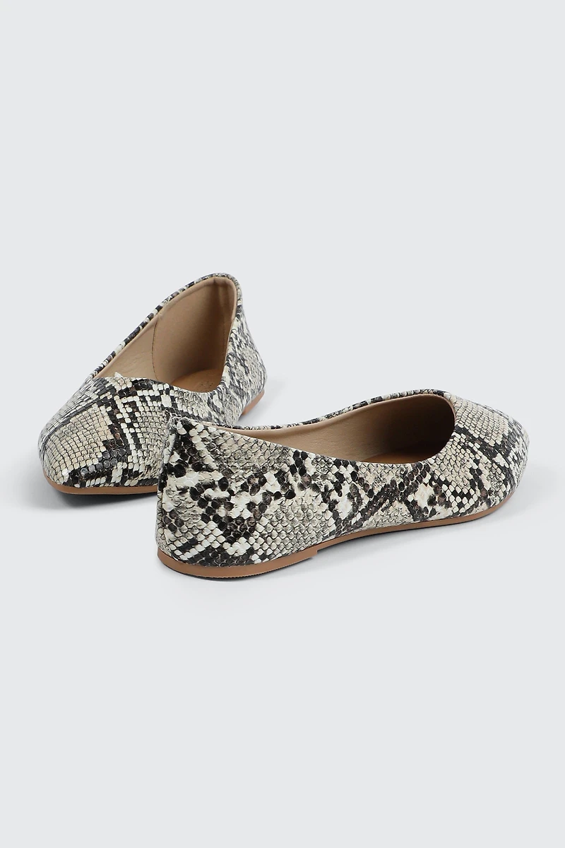 Talons plats à bout pointu