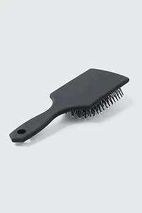 Brosse à cheveux noir mat