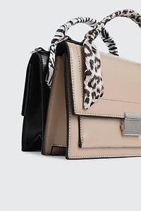 Petit sac fourre-tout à détail de foulard