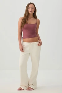 Camisole à encolure carrée ajustée en tissu doux