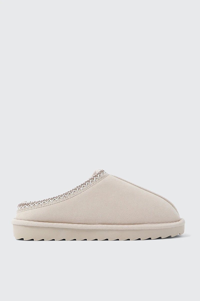 Ardene Faux Sheepskin Clogs in Off-White | Size | Faux Suede