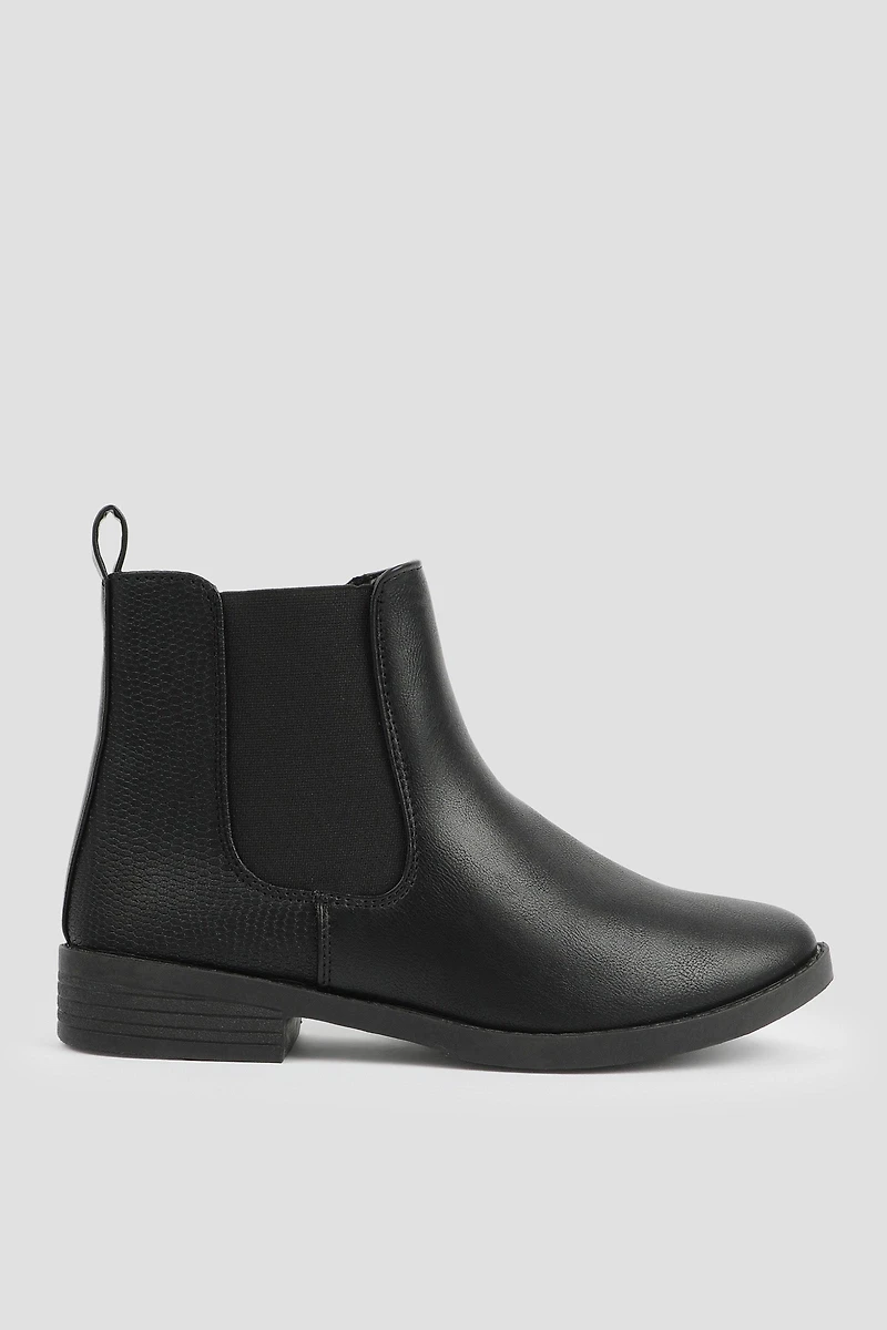 Ardene Classic Chelsea Boots in | Size | Faux Leather | Eco-Conscious