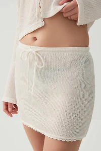 Jupe courte en tricot crochet