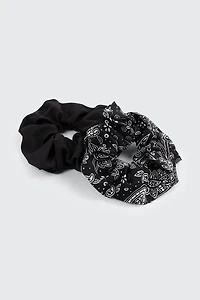 Ardene 2-Pack Paisley Scrunchies in Black