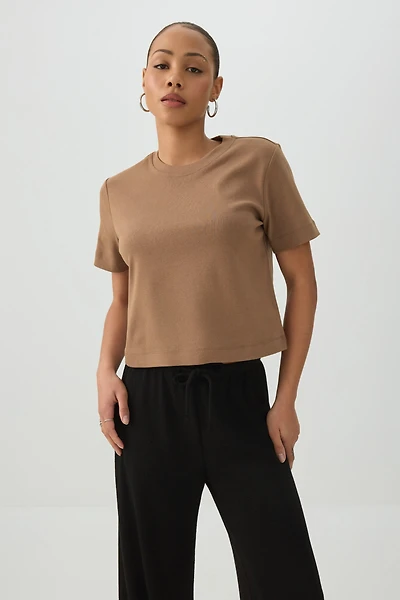 T-shirt court carré à col rond