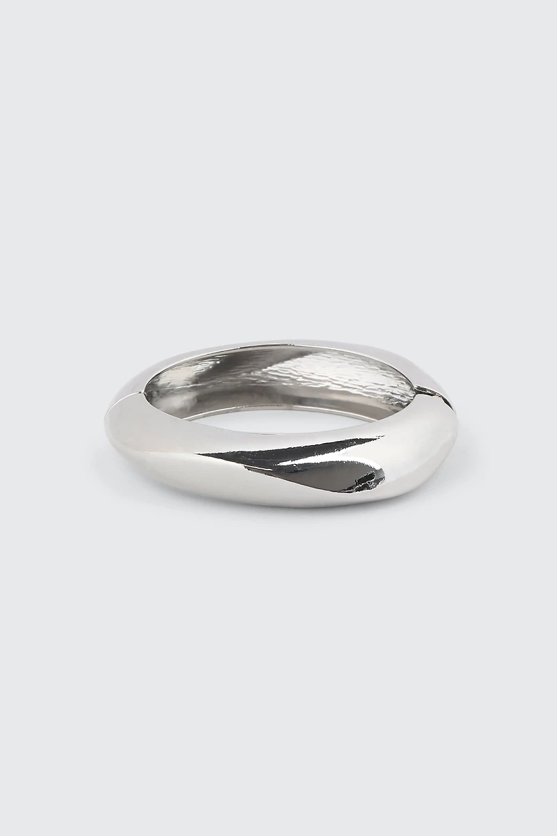 Ardene Wavy Bangle in Silver