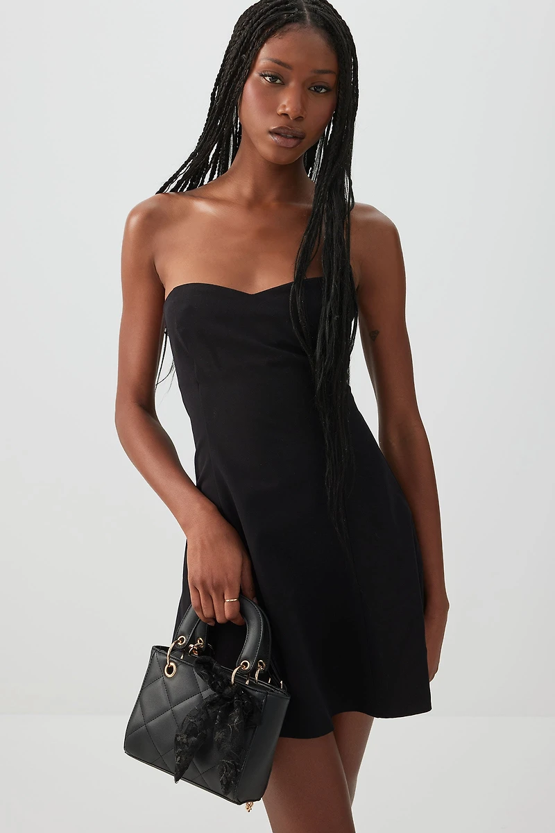 Petit sac fourre-tout à détail de boucle