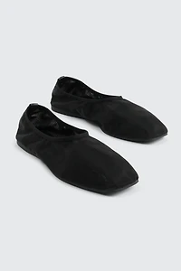 Ballerines à bout carré