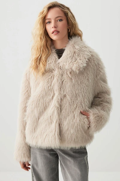 Ardene Short Faux Fur Coat in Beige | Size Small | Polyester