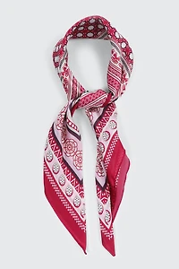 Foulard carré en satin à motif géométrique