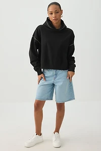 Chandail à capuchon clouté