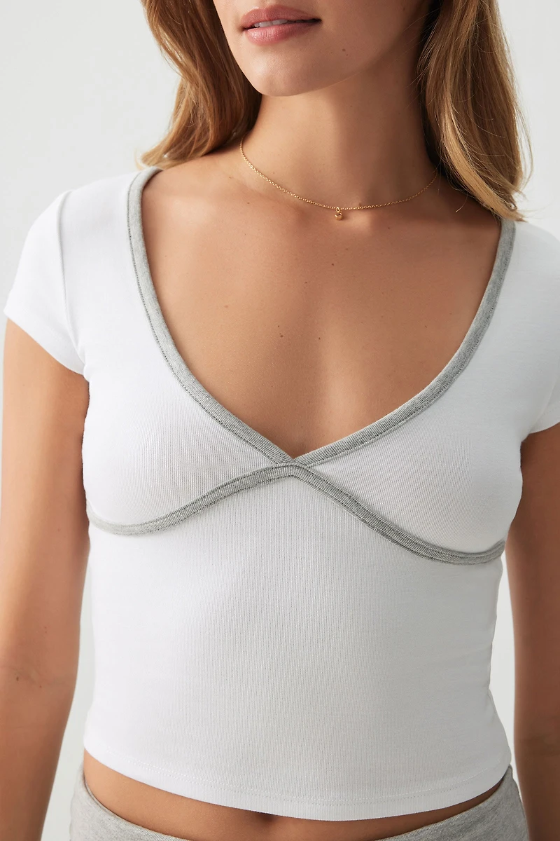 T-shirt à col V plongeant et mancherons