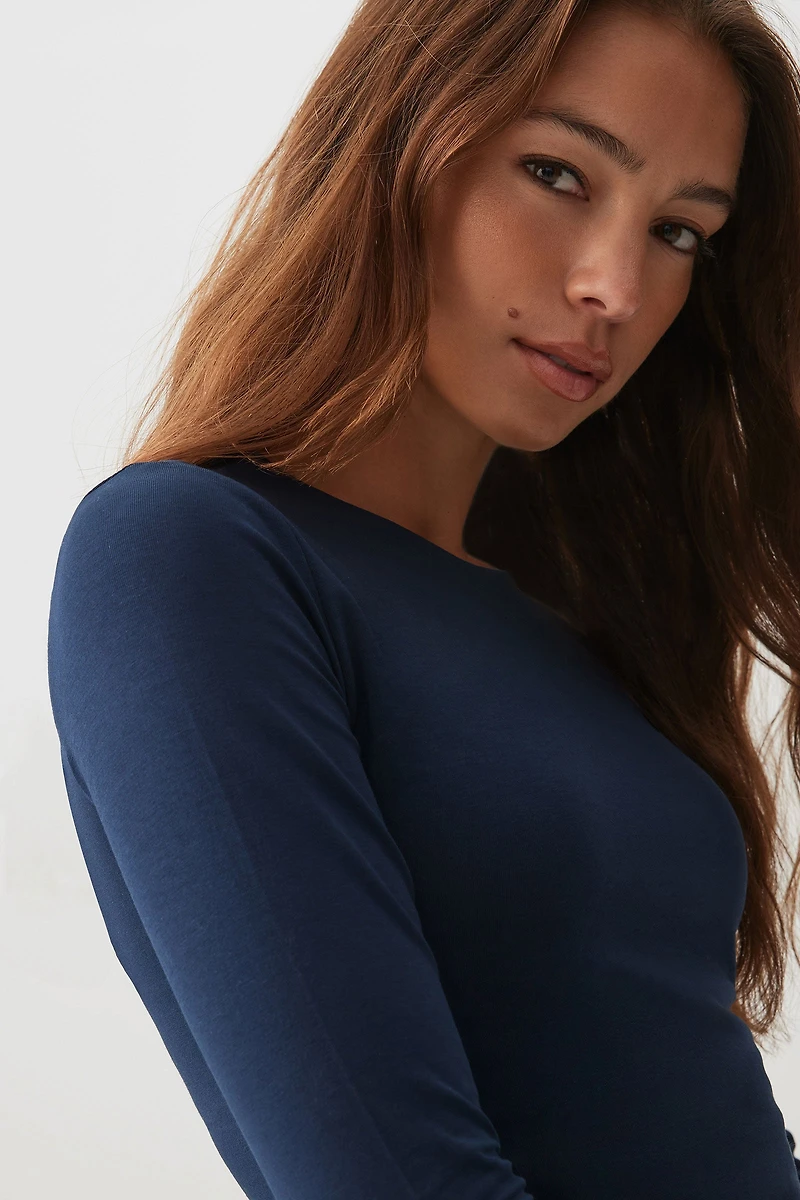 T-shirt court à manches longues et col carr