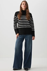 Chandail à col montant rayé