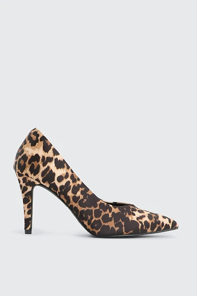 Ardene Classic Pumps in | Size | Eco-Conscious