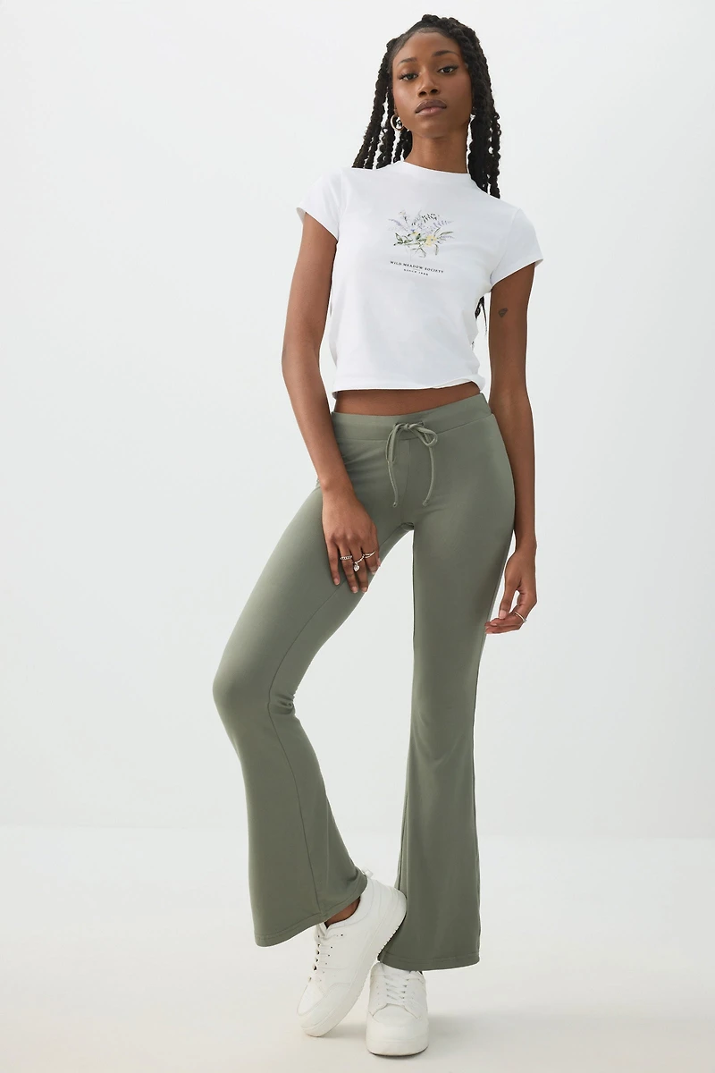 T-shirt court et ajusté graphique