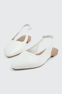 Talons plats à bride arrière et bout pointu