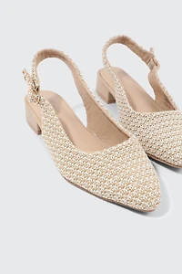 Talons plats à bride arrière et bout pointu