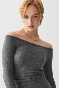 Haut à épaules dénudées en tricot brossé