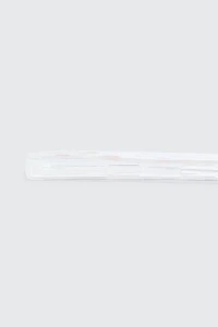 Étui de téléphone modèle iPhone 16 Fraise