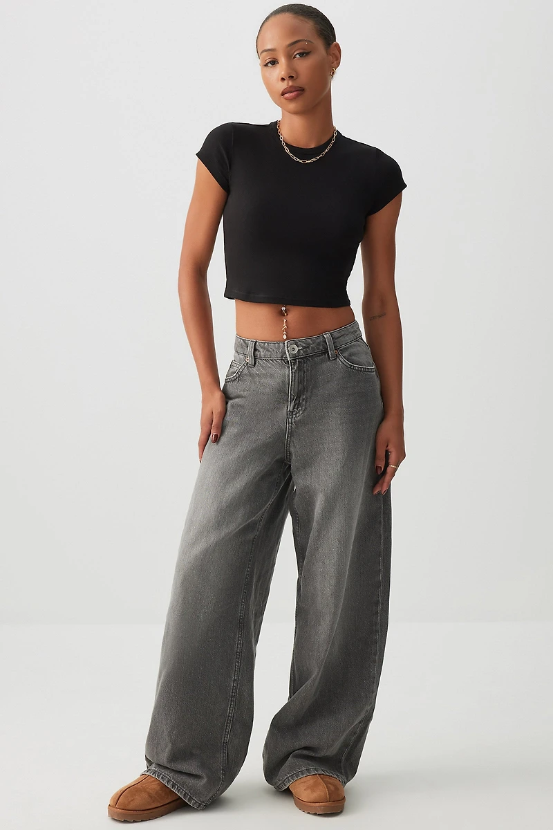 T-shirt ultracourt et ajusté Basic