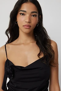 Camisole col bénitier à volants et rosette