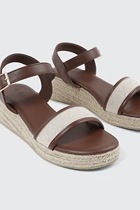 Sandales compensées à bride