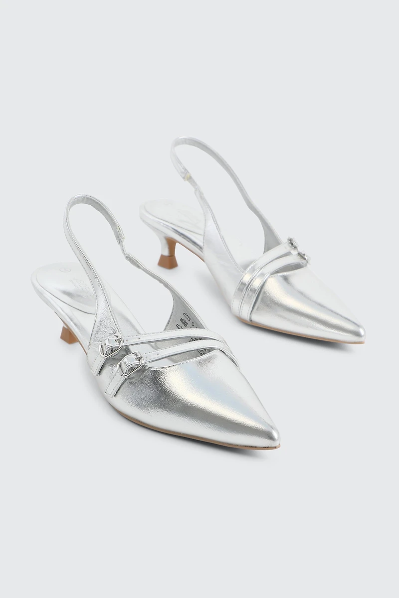 Escarpins à bride arrière et boucles doubles