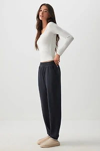 Haut court à col dégagé et manches longues