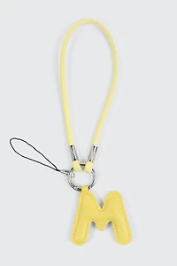 Breloque en faux cuir initiale M jaune et sangle