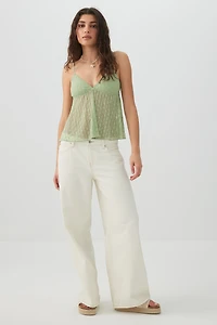 Camisole courte en dentelle