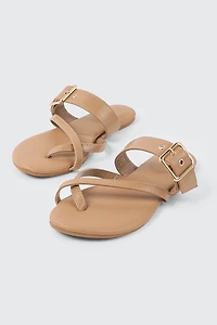 Sandales plates à bride d'orteil et boucle massive