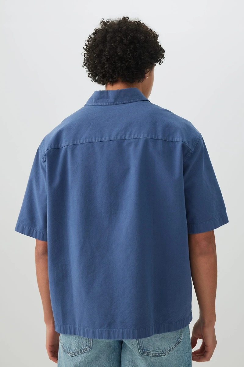 Chemise carrée à manches courtes