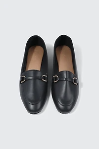 Flâneurs à bout carré en faux cuir