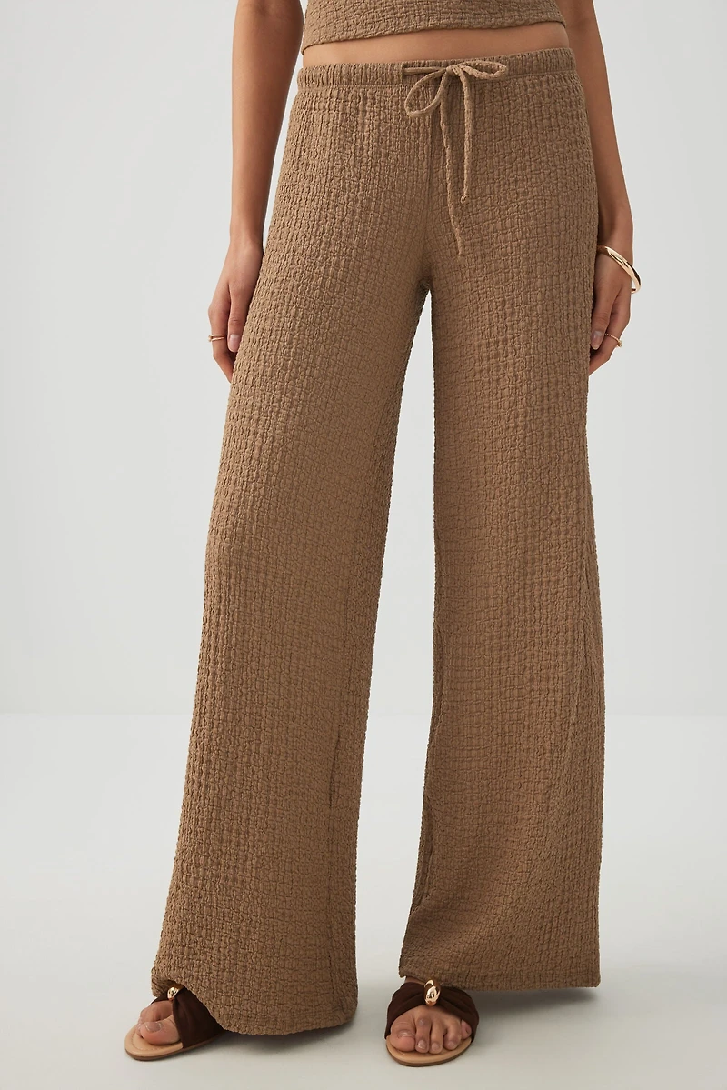 Pantalon fluide en tissu texturé