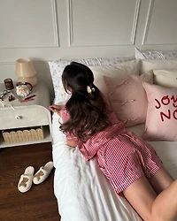 Pantoufles en fausse fourrure à détail d'animal