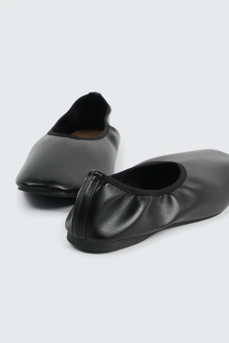 Ballerines à bout carré